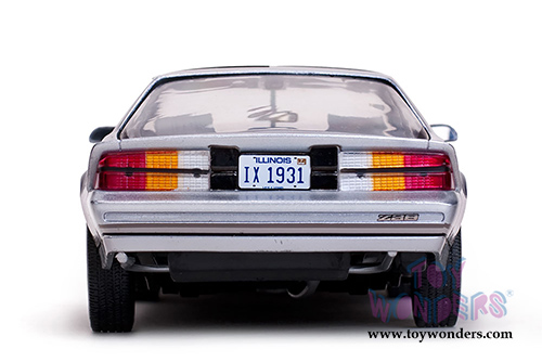 Sun Star USA - Chevy Camaro Z28 T-Top (1982, 1/18 scale diecast model car, Silver) 1931SV