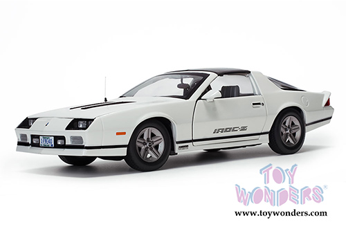 Sun Star USA - Chevy Camaro IROC-Z T-Top (1985, 1/18 scale diecast model car, White) 1940W