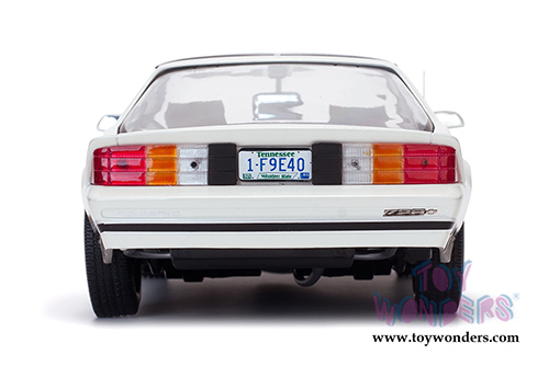 Sun Star USA - Chevy Camaro IROC-Z T-Top (1985, 1/18 scale diecast model car, White) 1940W