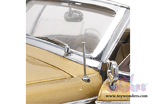 Lucky Road Signature - Studebaker Golden Hawk Hardtop (1958, 1/18 scale diecast model car, Gold) 20018G
