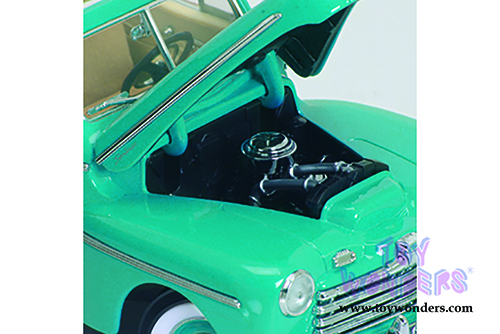 Lucky Road Signature - Ford Sportsman Convertible w/ Removable Bonnet (1946, 1/18 scale diecast model car, Green) 20048GN