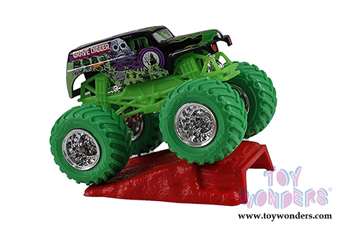 Mattel Hot Wheels - Monster Jam Assortment (1/64 scale diecast model car, Asstd.) 21572/984M