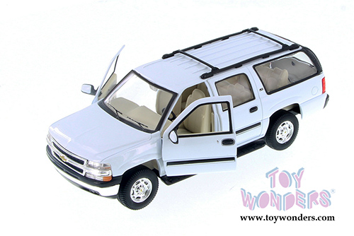 Welly - Chevrolet&reg; Suburban&trade; (2001, 1/24 scale diecast model car, White) 22090WWT