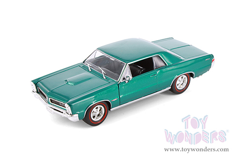 Showcasts® Collectibles - Pontiac® GTO® Hardtop (1965, 1/24 scale diecast model car, Asstd.) 22092/4D MAP: $19.99