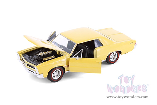 Showcasts® Collectibles - Pontiac® GTO® Hardtop (1965, 1/24 scale diecast model car, Asstd.) 22092/4D MAP: $19.99