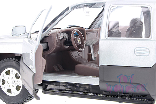 Welly - Chevy Avalanche Pickup (2002, 1/24 scale diecast model car, Silver) 22094WSV