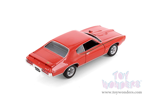 Showcasts® Collectibles - Pontiac® GTO® Hardtop (1969, 1/24 scale diecast model car, Asstd.) 22501/4D MAP: $19.99