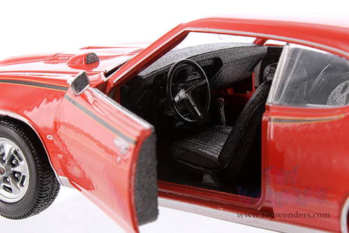 Showcasts® Collectibles - Pontiac® GTO® Hardtop (1969, 1/24 scale diecast model car, Asstd.) 22501/4D MAP: $19.99