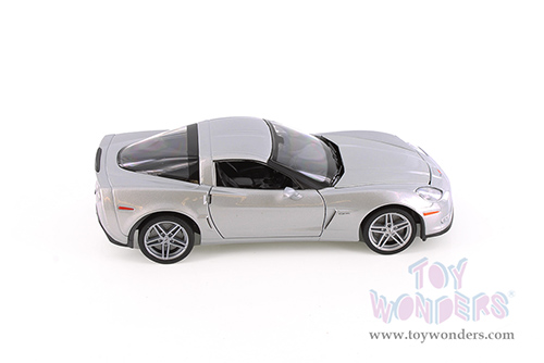 Showcasts® Collectibles - Chevrolet Corvette Hardtop (2007, 1/24 scale diecast model car, Asstd.) 22504/4D MAP: $19.99