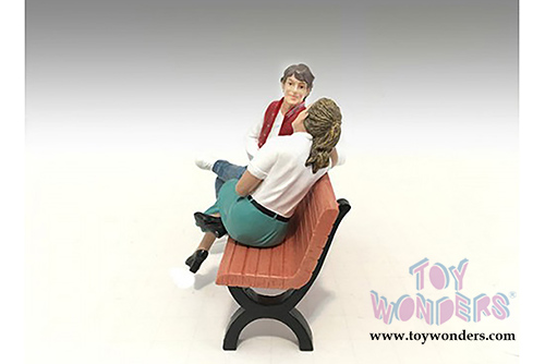 American Diorama Figurine - Sitting Figure Kristan (1/24  scale, White with Green) 23926