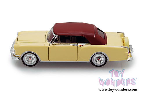 Welly - Packard Caribbean Soft Top (1953, 1/24 scale diecast model car, Cream) 24016HW/CM