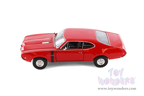 Showcasts® Collectibles - Oldsmobile™ 442 Hardtop (1968, 1/24 diecast model car, Asstd.) 24024/4D MAP: $19.99