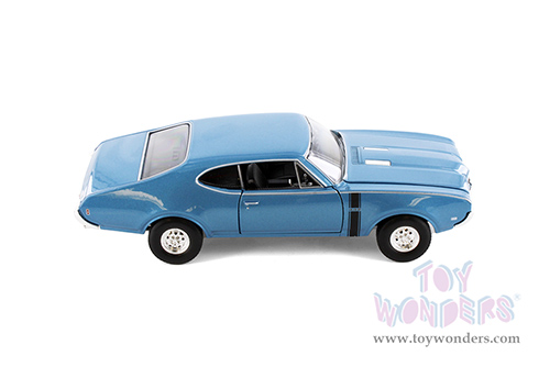 Showcasts® Collectibles - Oldsmobile™ 442 Hardtop (1968, 1/24 diecast model car, Asstd.) 24024/4D MAP: $19.99