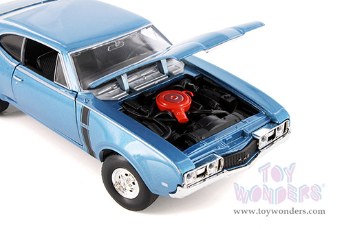 Showcasts® Collectibles - Oldsmobile™ 442 Hardtop (1968, 1/24 diecast model car, Asstd.) 24024/4D MAP: $19.99