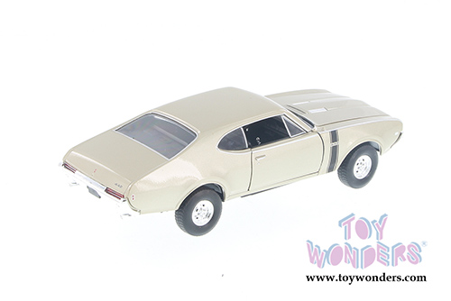 Welly - Oldsmobile™ 442 Hardtop (1968, 1/24 diecast model car, Gold) 24024WG