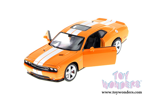 Welly - Dodge Challenger SRT Hardtop (2013, 1/24 scale diecast model car, Orange) 24049OR