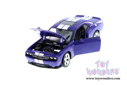 Welly - Dodge Challenger SRT Hard Top (2013, 1/24 scale diecast model car, Purple) 24049WPR