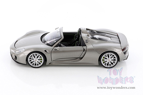 Welly - Porsche 918 Spyder Convertible (1/24 scale diecast model car, Silver) 24055CWSV