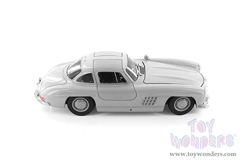 Showcasts® Collectibles - Mercedes-Benz 300SL Hardtop (1/24 scale diecast model car, Asstd.) 24064/4D MAP: $19.99
