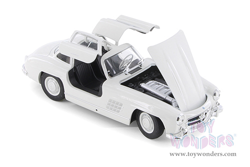 Welly - Mercedes-Benz 300 SL Hardtop (1/24 scale diecast model car, Silver) 24064WWT