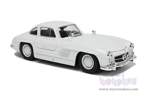 Welly - Mercedes-Benz 300 SL Hardtop (1/24 scale diecast model car, Silver) 24064WWT