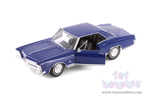 Showcasts® Collectibles - Buick® Riviera™ Grand Sport Hardtop (1965, 1/24 scale diecast model car, Asstd.) 24072/4D MAP: $19.99