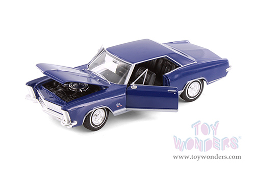 Showcasts® Collectibles - Buick® Riviera™ Grand Sport Hardtop (1965, 1/24 scale diecast model car, Asstd.) 24072/4D MAP: $19.99