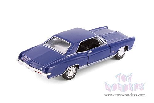 Showcasts® Collectibles - Buick® Riviera™ Grand Sport Hardtop (1965, 1/24 scale diecast model car, Asstd.) 24072/4D MAP: $19.99