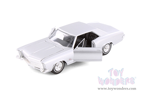 Showcasts® Collectibles - Buick® Riviera™ Grand Sport Hardtop (1965, 1/24 scale diecast model car, Asstd.) 24072/4D MAP: $19.99