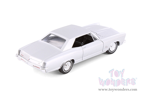 Showcasts® Collectibles - Buick® Riviera™ Grand Sport Hardtop (1965, 1/24 scale diecast model car, Asstd.) 24072/4D MAP: $19.99