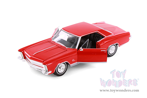 Showcasts® Collectibles - Buick® Riviera™ Grand Sport Hardtop (1965, 1/24 scale diecast model car, Asstd.) 24072/4D MAP: $19.99