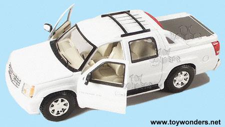 Welly - Cadillac Escalade Ext (2002, 1:24, Asstd.) 2430/4D
