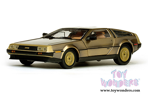 Sun Star - DeLorean DMC-12 Coupe (1981, 1/18 scale diecast model car, Gold) 2702