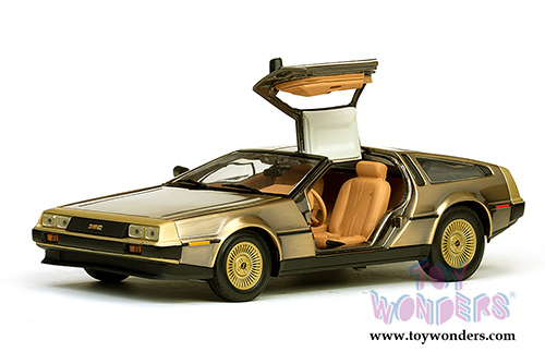 Sun Star - DeLorean DMC-12 Coupe (1981, 1/18 scale diecast model car, Gold) 2702
