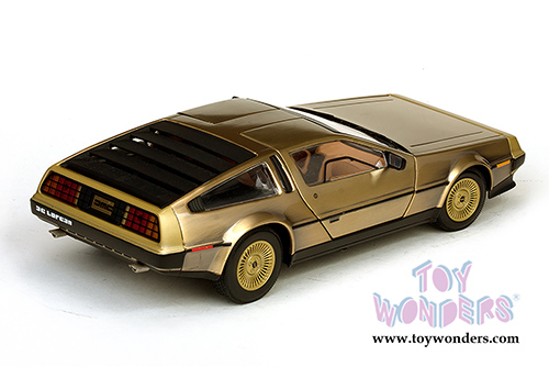 Sun Star - DeLorean DMC-12 Coupe (1981, 1/18 scale diecast model car, Gold) 2702