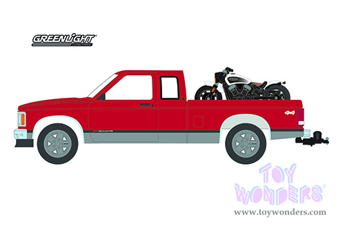 Greenlight - Anniversary Collection Series 13 | 1991 GMC Sonoma Extended Cab Pickup Truck with 1920 Indian&reg; Scout&reg; Motorcycle on Hitch Carrier - 100 Years of Indian Scout (1918-2018) (1/64 scale diecast model car, Red) 28080C/48