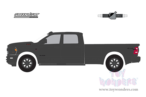 Greenlight Black Bandit - Series 26 | RAM 2500 4x4 Crew Cab Pickup Truck (2021, 1/64 scale diecast model car, Black) 28090F/48