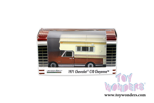 Greenlight - Chevrolet&reg; C10 Cheyenne pick up with large Camper (1971, 1/64 scale diecast model car, Copper) 29838