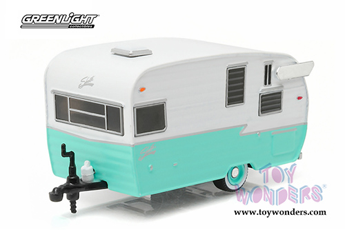 Greenlight - Shasta 15 ft Airflyte Travel Trailer (1/64 scale diecast model car, Turquoise/White) 29854