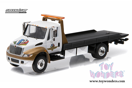 Greenlight Indianapolis Motor Speedway - International Durastar 4400 Flatbed Tow Truck (2016, 1/64 scale diecast model car, White) 29868