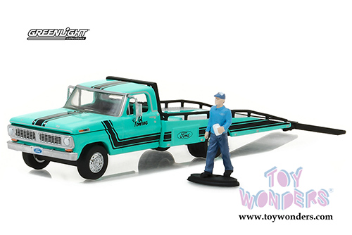 Greenlight - Ford F-350 Ramp Truck with Truck Driver Figure (1970, 1/64 scale diecast model car, Turquoise) 29892