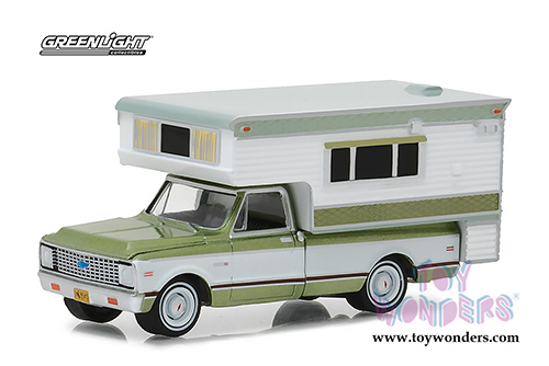 Greenlight - Chevrolet&reg; Cheyenne&trade; C10 with Large Camper (1972, 1/64 scale diecast model car, Green) 29921/48