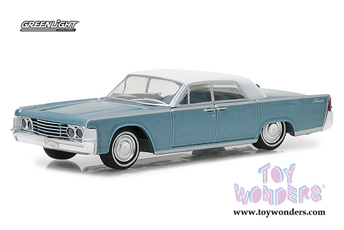 Greenlight - Lincoln Continental Soft Top (1965, 1/64 scale diecast model car, Huron Blue) 29932/48