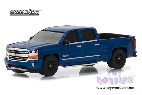 Greenlight - Chevrolet&reg; Silverado&trade; 1500 Crew Cab High Country Special Edition Pickup Truck (2018, 1/64 scale diecast model car, Deep Ocean Blue) 29938/48