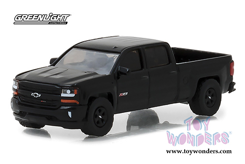 Greenlight - Chevrolet&reg; Silverado&trade; 1500 Z71 Crew Cab Pickup Truck Midnight Edition (2018, 1/64 scale diecast model car, Black) 29941/48