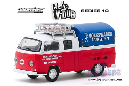 Greenlight - Club Vee-Dub Series 10 | Volkswagen Type 2 Double Cab Pick-Up with Canopy - Volkswagen Road Service (1976, 1/64 scale diecast model car, Red/Blue) 29980E/48