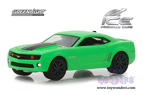 Greenlight - Chevrolet® Camaro® SS™ - Turtle Wax® Ice "Smart Shield Technology" Turtle Wax® Ad Cars (2012, 1/64 scale diecast model car, Green) 30019/48