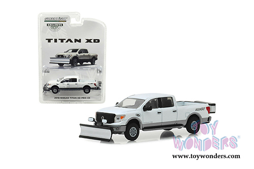 Greenlight - Nissan Titan XD Pickup Truck with Snow Plow and Salt Spreader (2018, 1/64 scale diecast model car, White) 30021/48