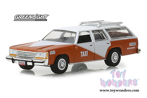 Greenlight - Ford LTD Crown Victoria Tijuana Centro, Mexico Taxicab (1988, 1/64 scale diecast model car, Brown/White) 30026/48