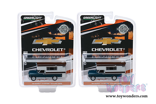 Greenlight - Chevrolet&reg; C-10 Cheyenne with Large Camper (1969, 1/64 scale die cast model car, Green) 30121/48